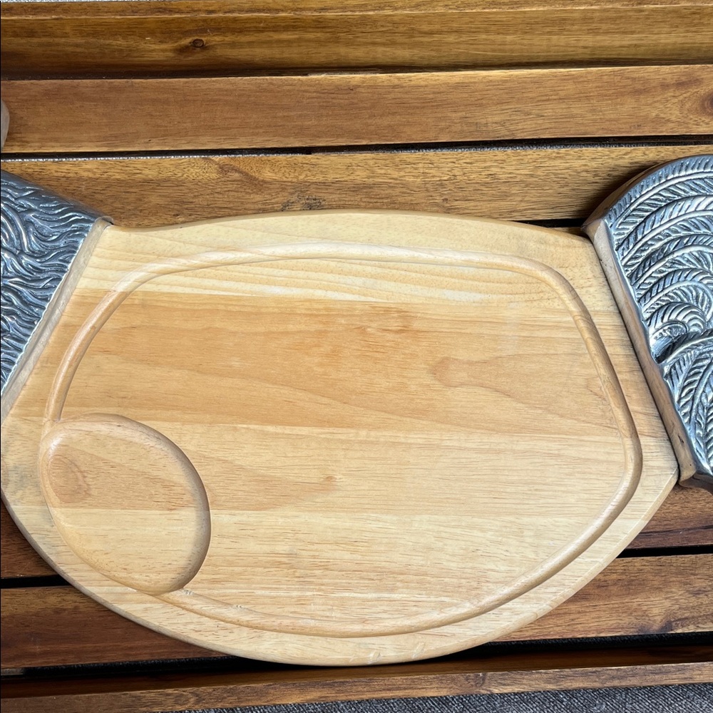 Rooster-Shaped Serving & Cutting Board in Natural Wood with Pewter Accents - Picture 3 of 9